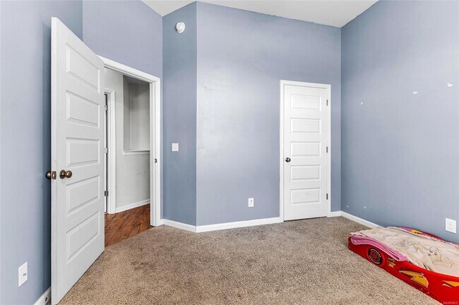 Building Photo - 816 Hedgefield Way