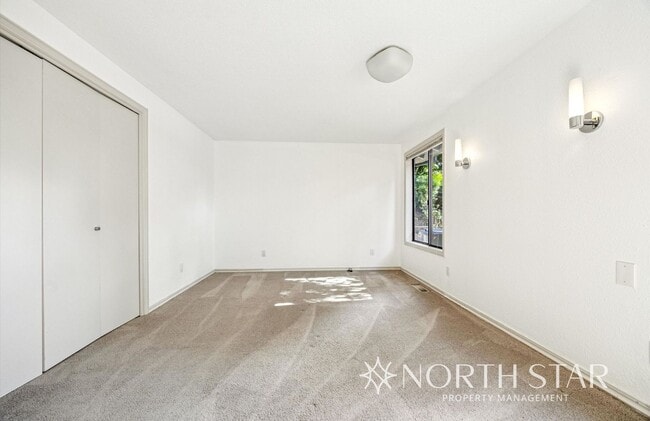 Building Photo - Charming One-Level Home on a Quiet Cul-de-...