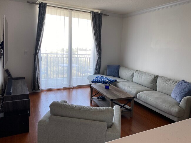 Building Photo - 600 S Dixie Hwy