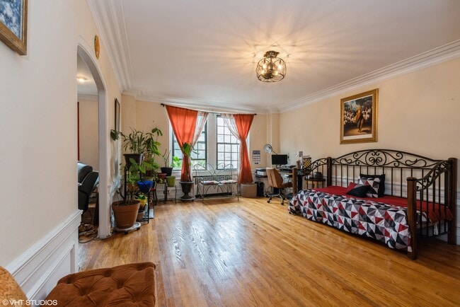 Building Photo - 6901 S Oglesby Ave