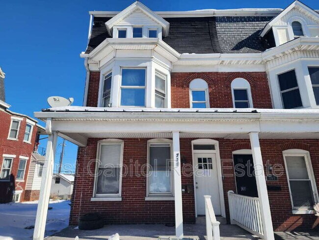 Building Photo - 711 N George St