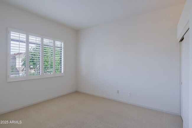 Building Photo - 8100 E Camelback Rd