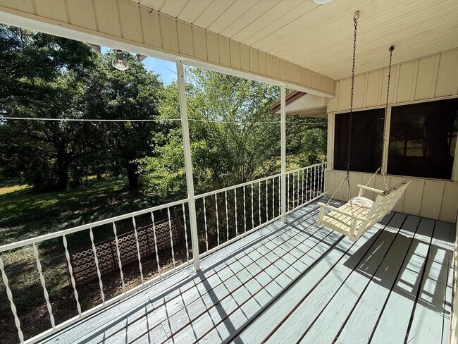 Building Photo - Milton / Pace - 3 bedroom, 2 bathroom