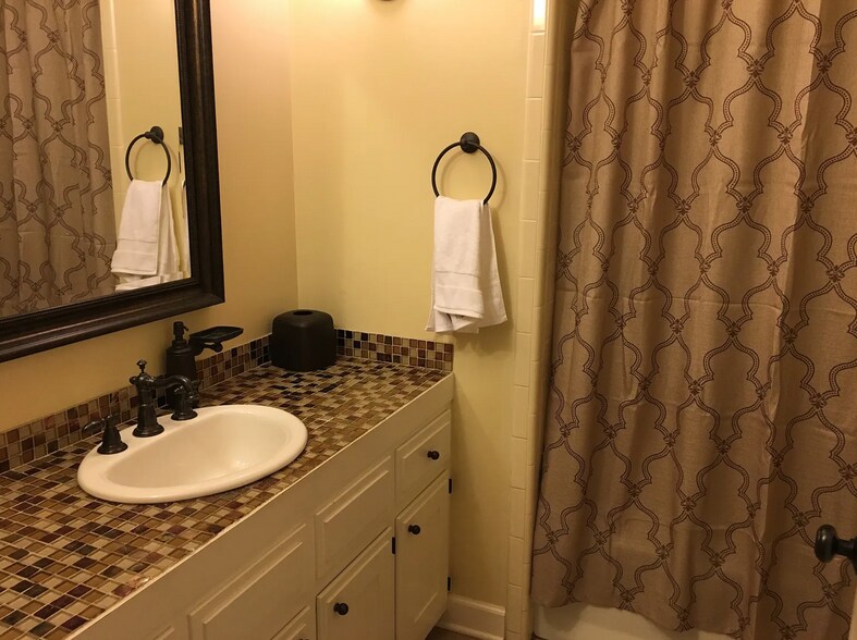 Guest bathroom - 1104 Linden Rd