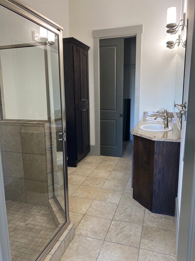Alternate master bath with walk in shower - 125 Tribble Gap Rd