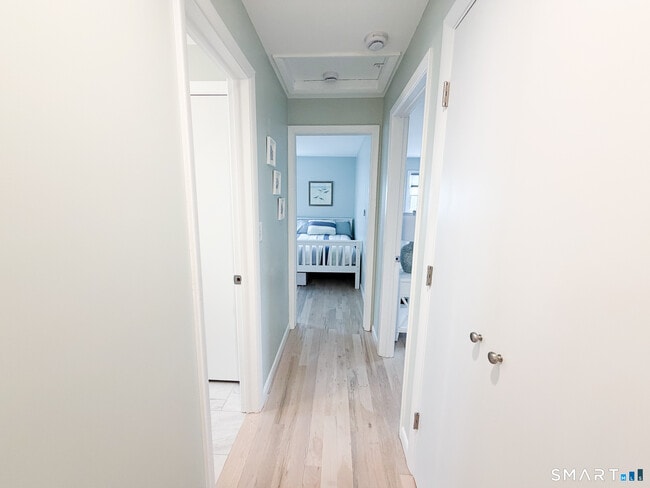 Building Photo - 945 E Broadway