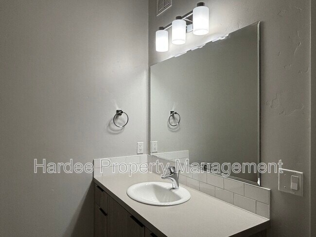 Building Photo - 3711 S Council Spring Rd