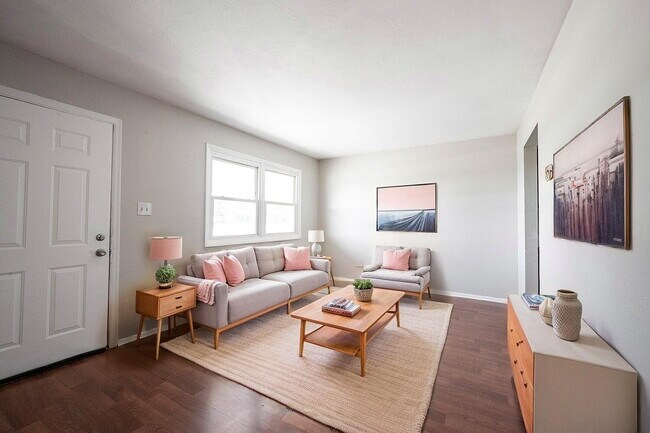 Building Photo - "Charming 2-Bedroom Retreat in New Palestine - 800 Sq Ft of Comfort!"