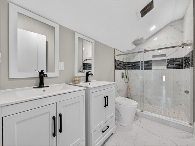 Building Photo - 70 Sherman Pl