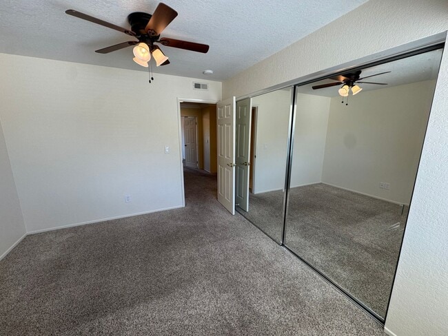 Building Photo - 4 Bedroom house with pool and amazing views