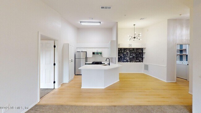 Building Photo - 13810 Sutton Park Dr N