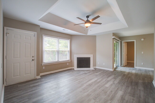 Building Photo - 9621 N Cardinal Dr