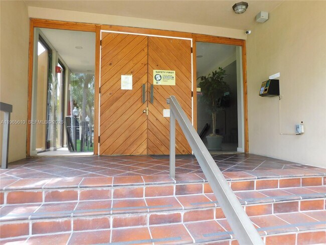 Building Photo - 8065 SW 107th Ave