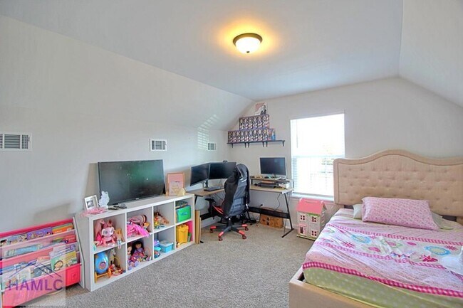 Building Photo - 1104 Marne Blvd