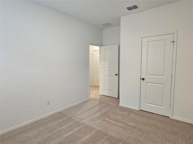 Building Photo - 128 Dollars Dr