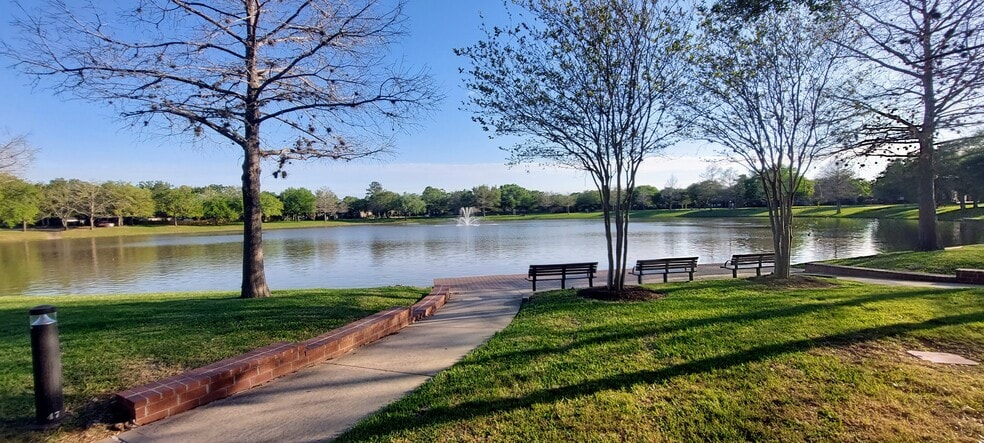 Building Photo - 2922 Double Lake Dr