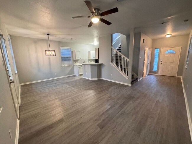 Primary Photo - 6427 Waldron Cir