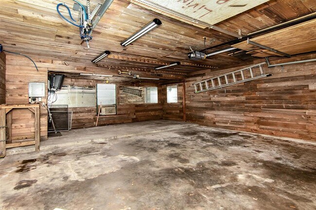 Building Photo - 505 Heathgate Dr