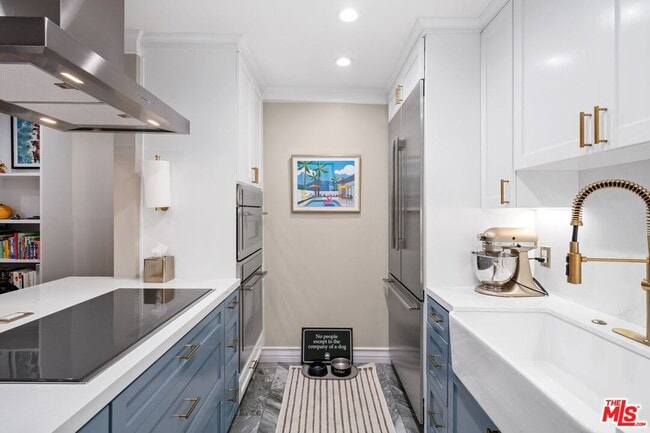 Building Photo - 960 Larrabee St