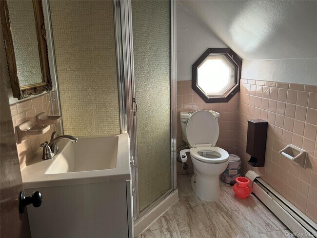 Building Photo - 25 Grand St