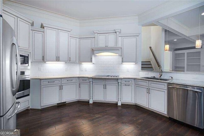 Building Photo - 1106 Devine Cir NE