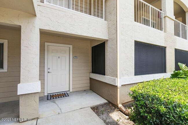 Building Photo - 5 Arbor Club Dr