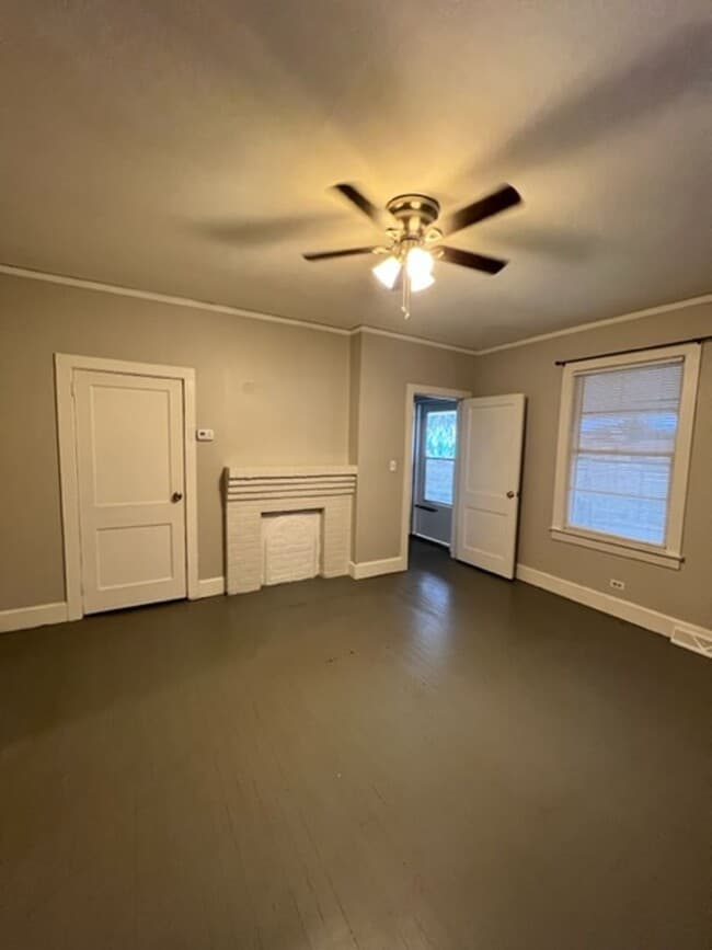 Building Photo - Cute home in Victor Mill in Greer. Rocking chair front porch, 2 bedrooms, 1 full bath with Hardwo...