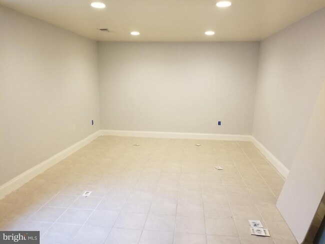 Building Photo - 5467 Lighthouse Ln