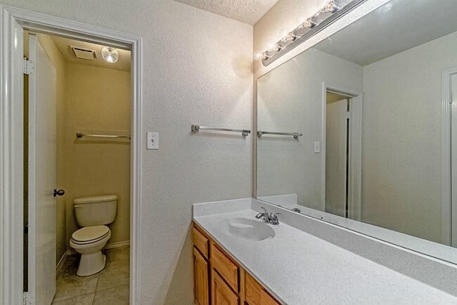 Building Photo - 21423 Golden Dove Dr