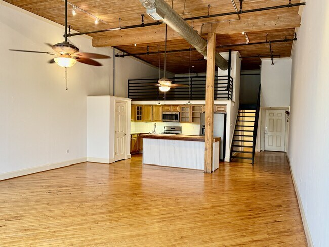 Building Photo - 3026 Commerce St