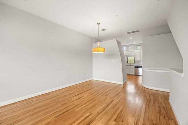 Building Photo - 7650 Springhill St