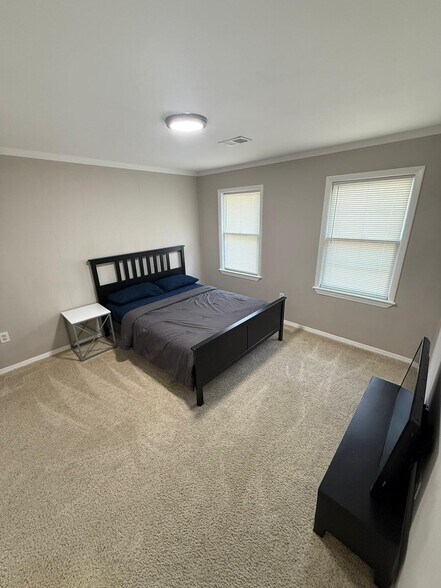 Building Photo - 2823 Chablis Cir