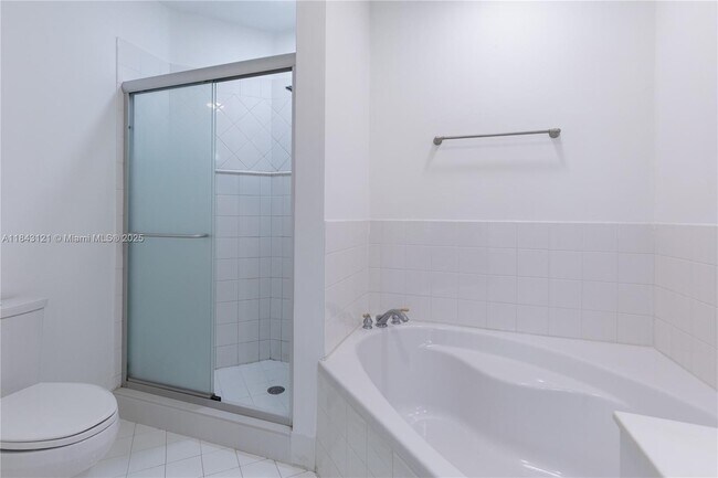 Building Photo - 5622 NW 112th Ct