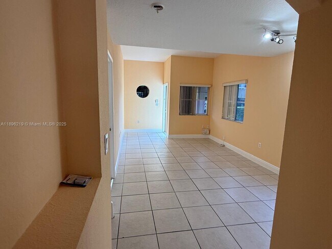 Building Photo - 8899 SW 220th Ln