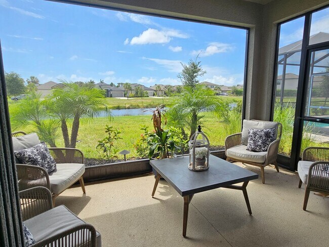 Building Photo - Annual Furnished or Seasonal Short-Term 4 Bedroom 2.5 Bathroom Home in Palmero!