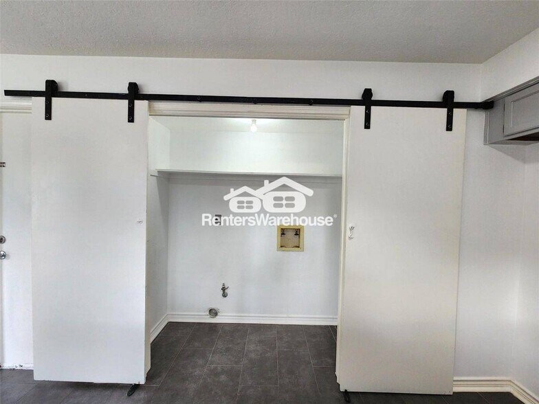 Building Photo - 1322 Valley Landing Dr