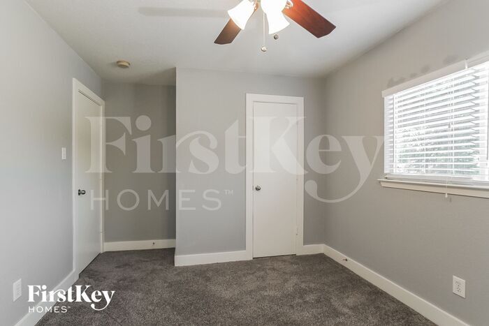 Building Photo - 419 Laurel Sage Dr