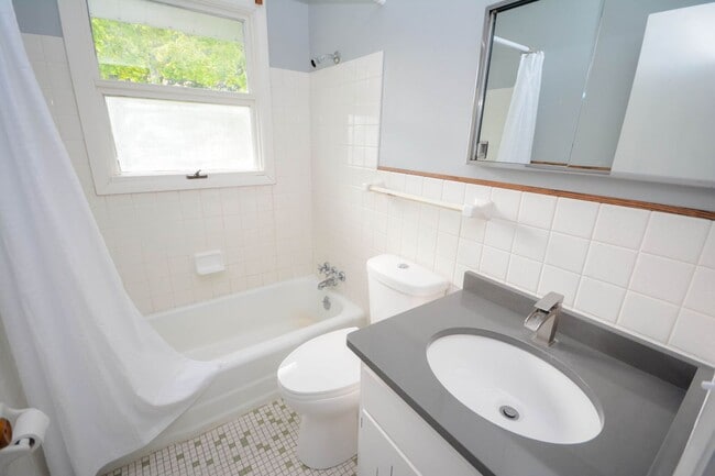 Building Photo - Ranch style home with incredible updates throughout!