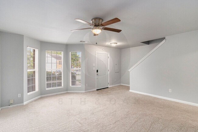 Building Photo - 3BR/2.5BA Townhouse Near Flat Shoals Parkway!