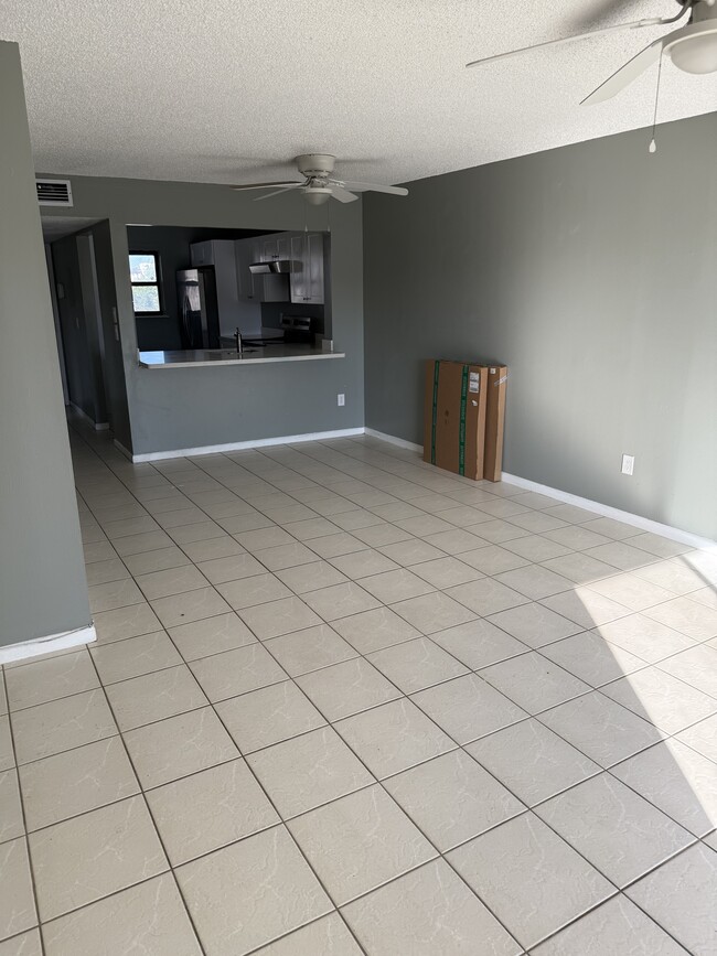 Living room/ dining room - 20735 NE 8th Ct