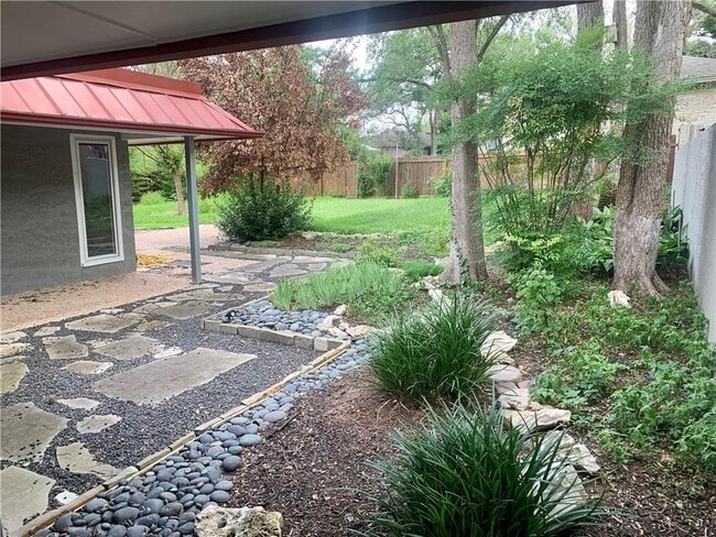 Building Photo - 4003 Tablerock Dr