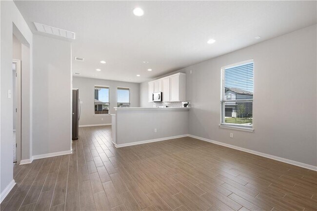 Building Photo - 100 Drifter Ln