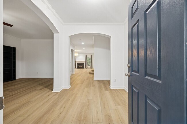 Building Photo - Located in the highly desirable McKays Mill community in Franklin, TN