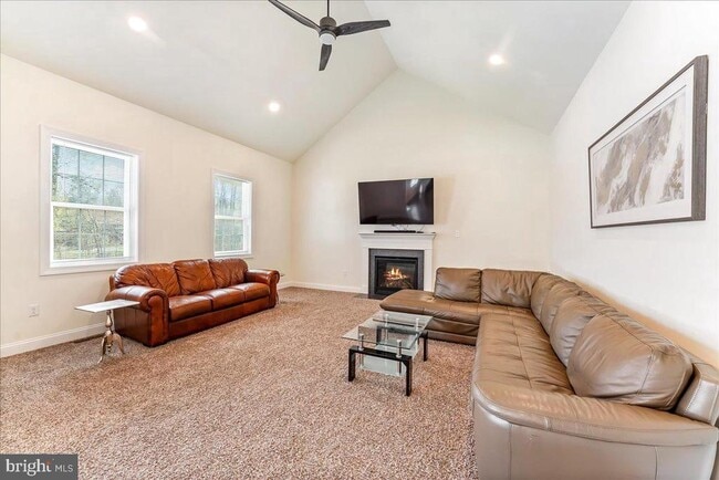 Building Photo - 321 Middletown Rd