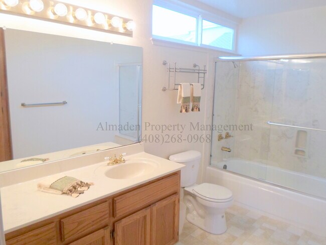 Building Photo - Remodeled Almaden Townhome in Great Location! Award Winning Schools! Central A/C!!