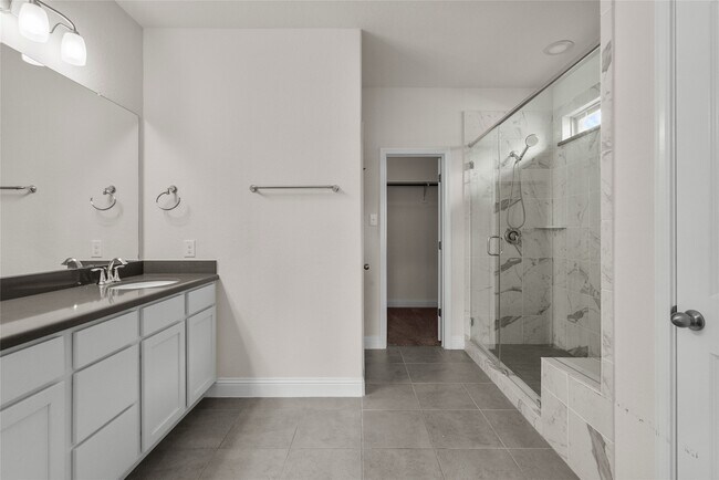 Building Photo - 3622 Pasteur Ln