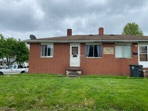 Building Photo - 990 Bellevue Ave