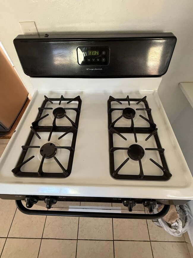 Building Photo - 2-1 Must See Cutey