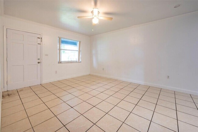 Building Photo - 6170 Southwest 43rd Street, 1 2