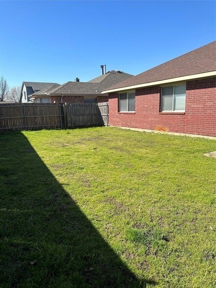 Building Photo - 3136 Smokewind Ln